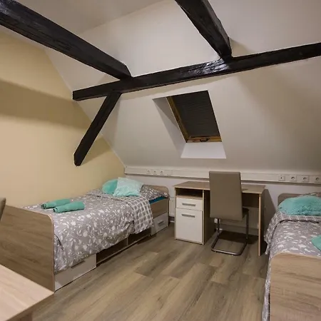 Minidorm In Heart Of Center Albergue