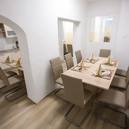 Minidorm In Heart Of Center Hostel