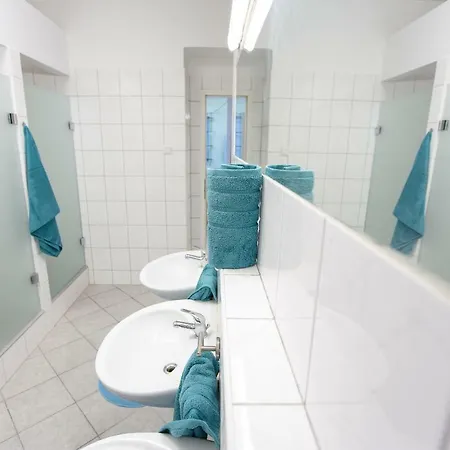 Minidorm In Heart Of Center Hostel *