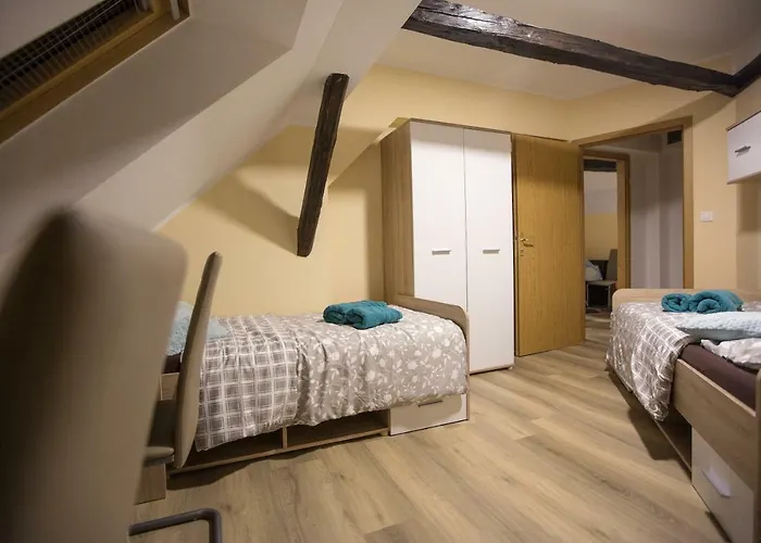 Minidorm In Heart Of Center