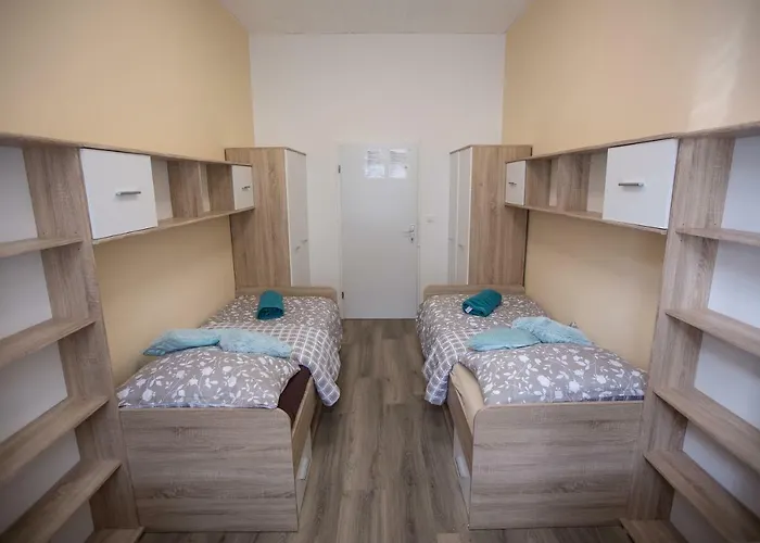 Minidorm In Heart Of Center Hostal *