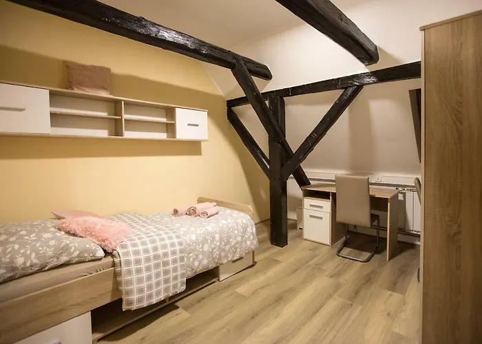 Minidorm In Heart Of Center *