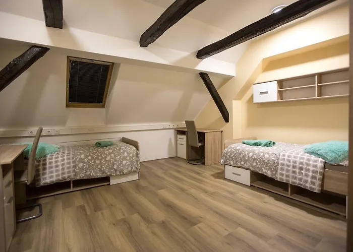 Minidorm In Heart Of Center