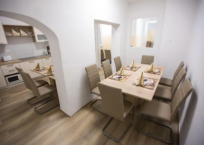 Minidorm In Heart Of Center Hostal