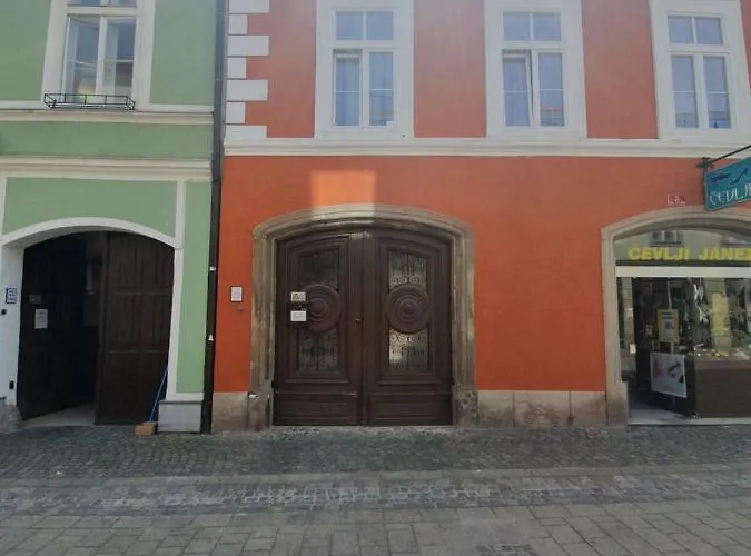 Minidorm In Heart Of Center Hostal Máribor